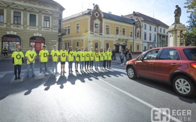 Egri diákok oktatták a közlekedési kultúrát az autósoknak – fotók és videó