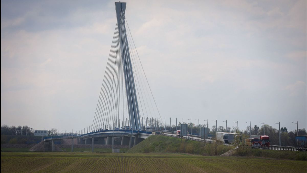 c1f13e707d944d9e8f30633bfba26e0f