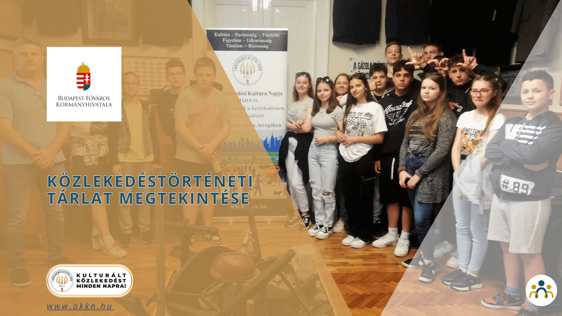 Közlekedéstörténeti tárlat megtekintése